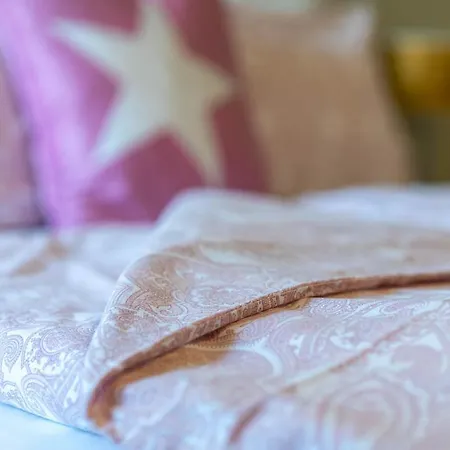 Romantic Il Piccolo Paradiso Couette-café San Felice del Benaco